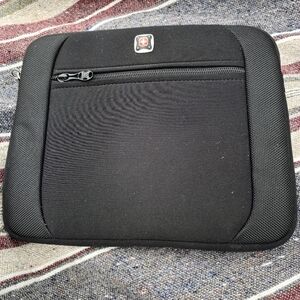 Wenger Swiss Army Laptop Case, New Excellent Condition.